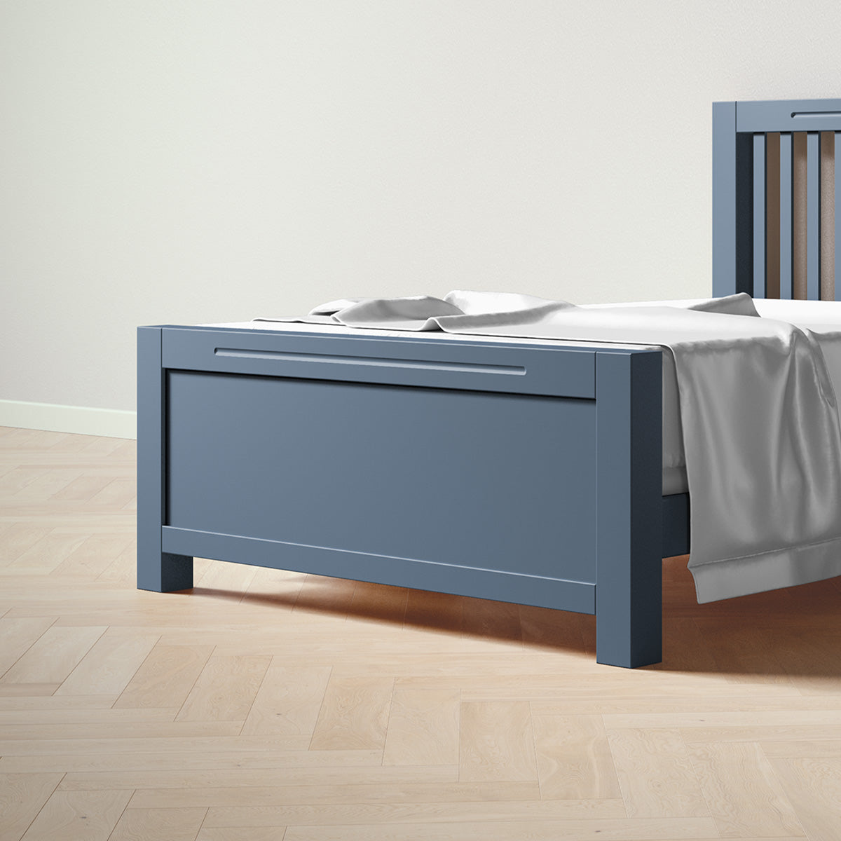 Ventianni Low-Profile Footboard in Navy finish