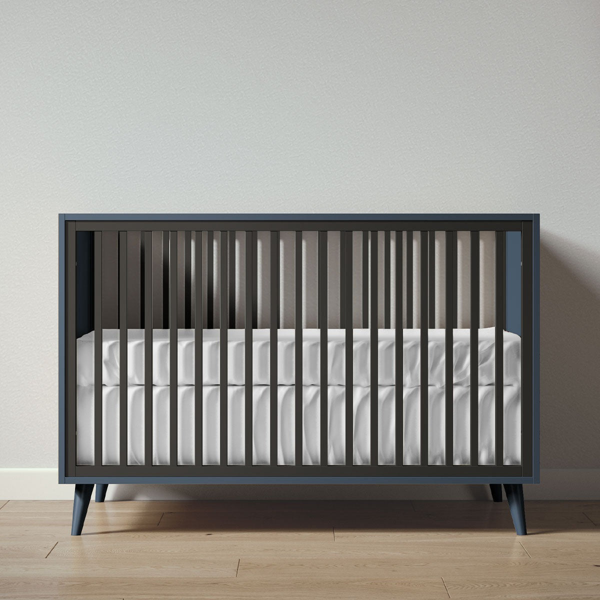 New York Crib in Navy / Peppercorn finish