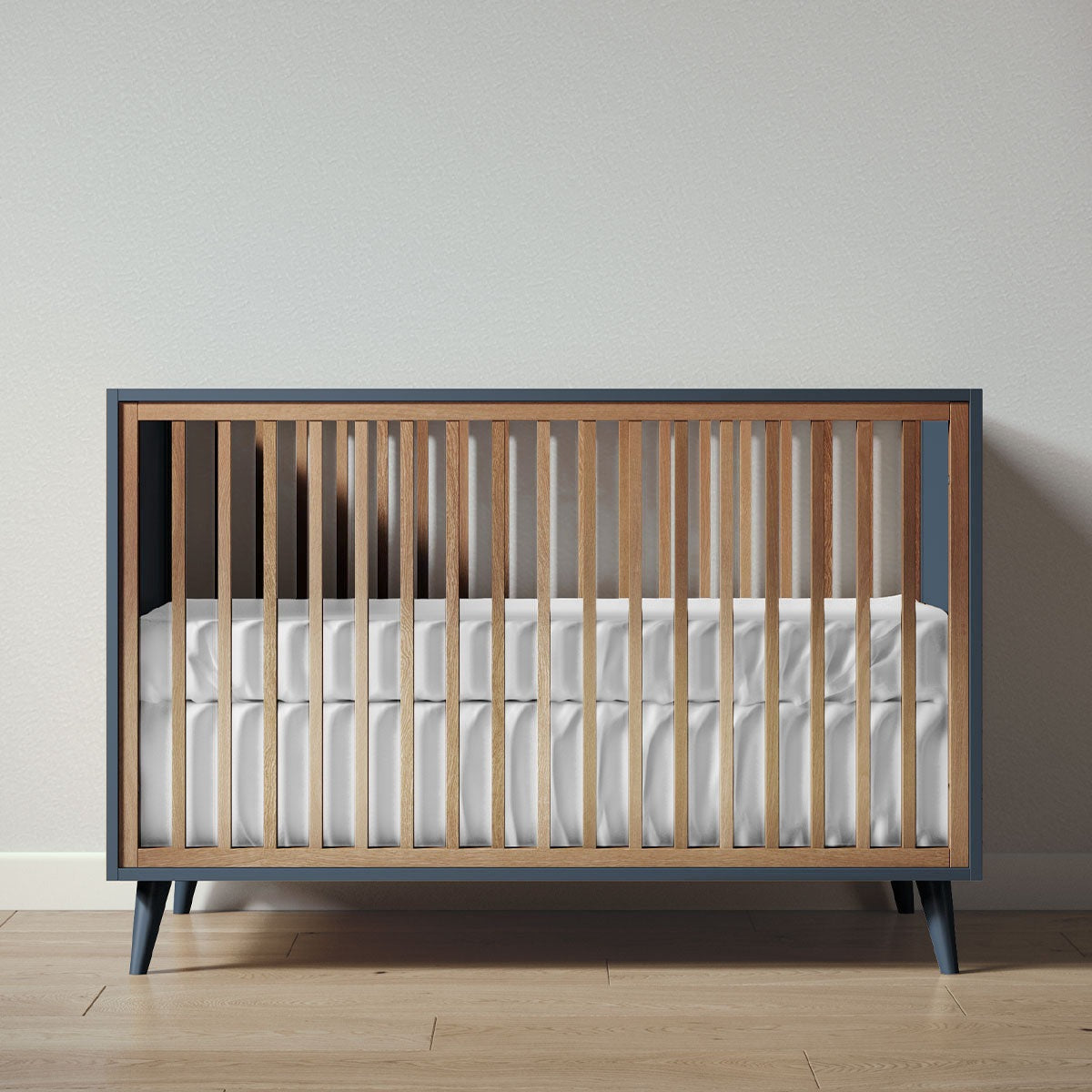 New York Crib in Navy / Sandstone finish