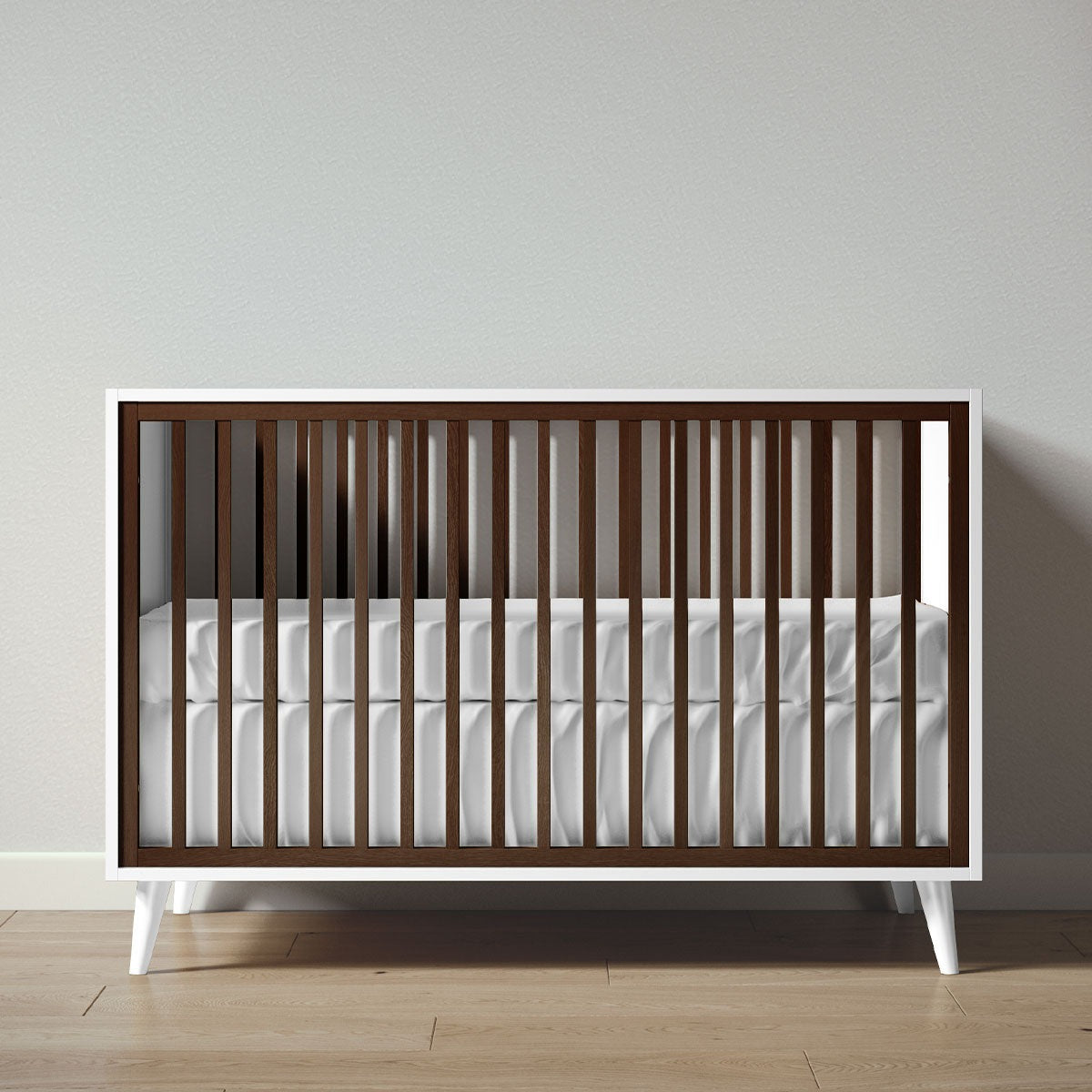 New York Crib in Solid White / Nocello finish