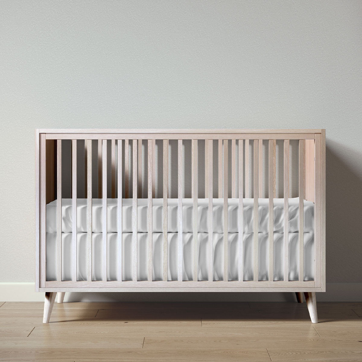 New York Crib in Washed White / Washed White finish