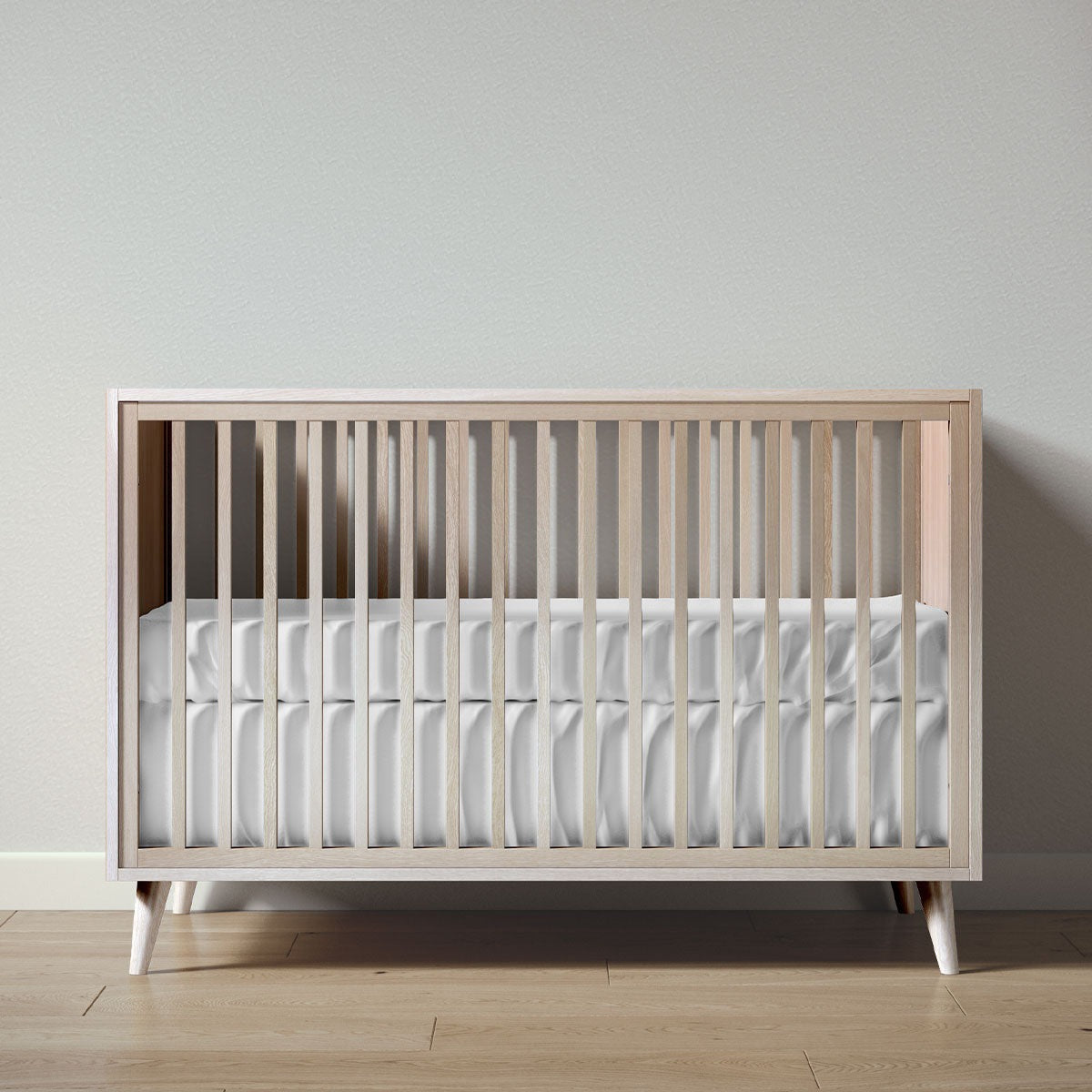 New York Crib in Washed White / Ash finish