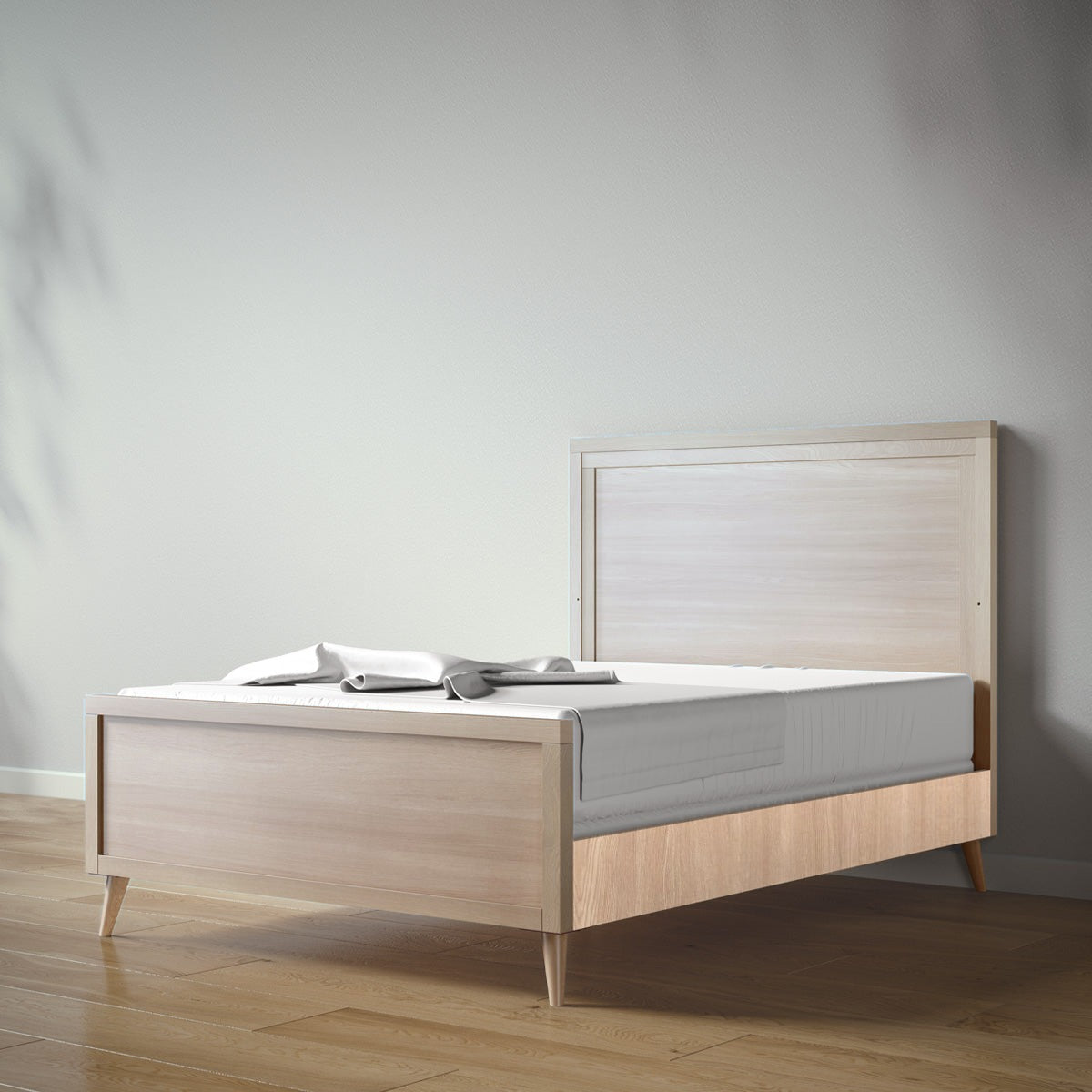 New York Full Bed in Ash / Albero Puro finish
