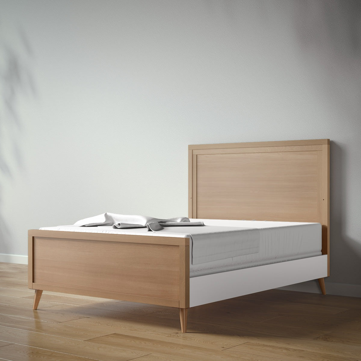 New York Full Bed in Harvest / Solid White finish