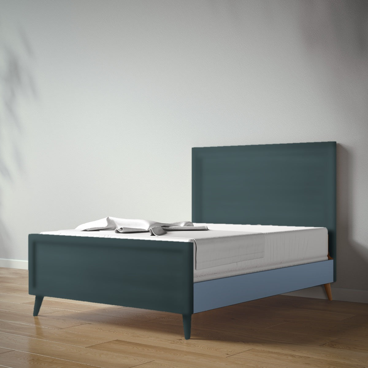 New York Full Bed in Rosemary / Navy finish