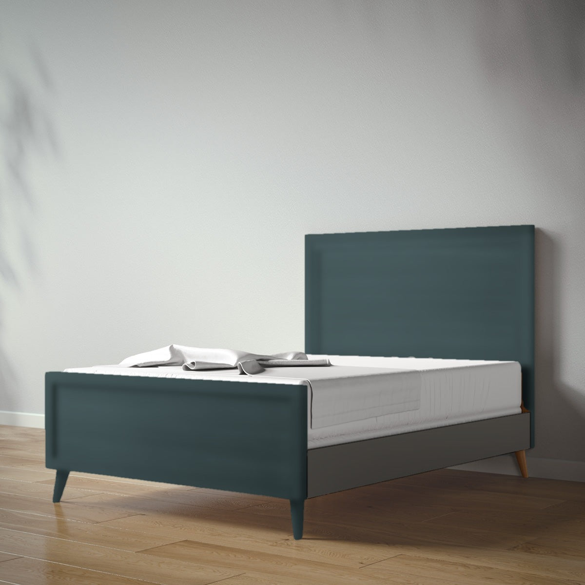 New York Full Bed in Rosemary / Peppercorn finish