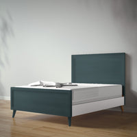 New York Full Bed in Rosemary / Solid White finish