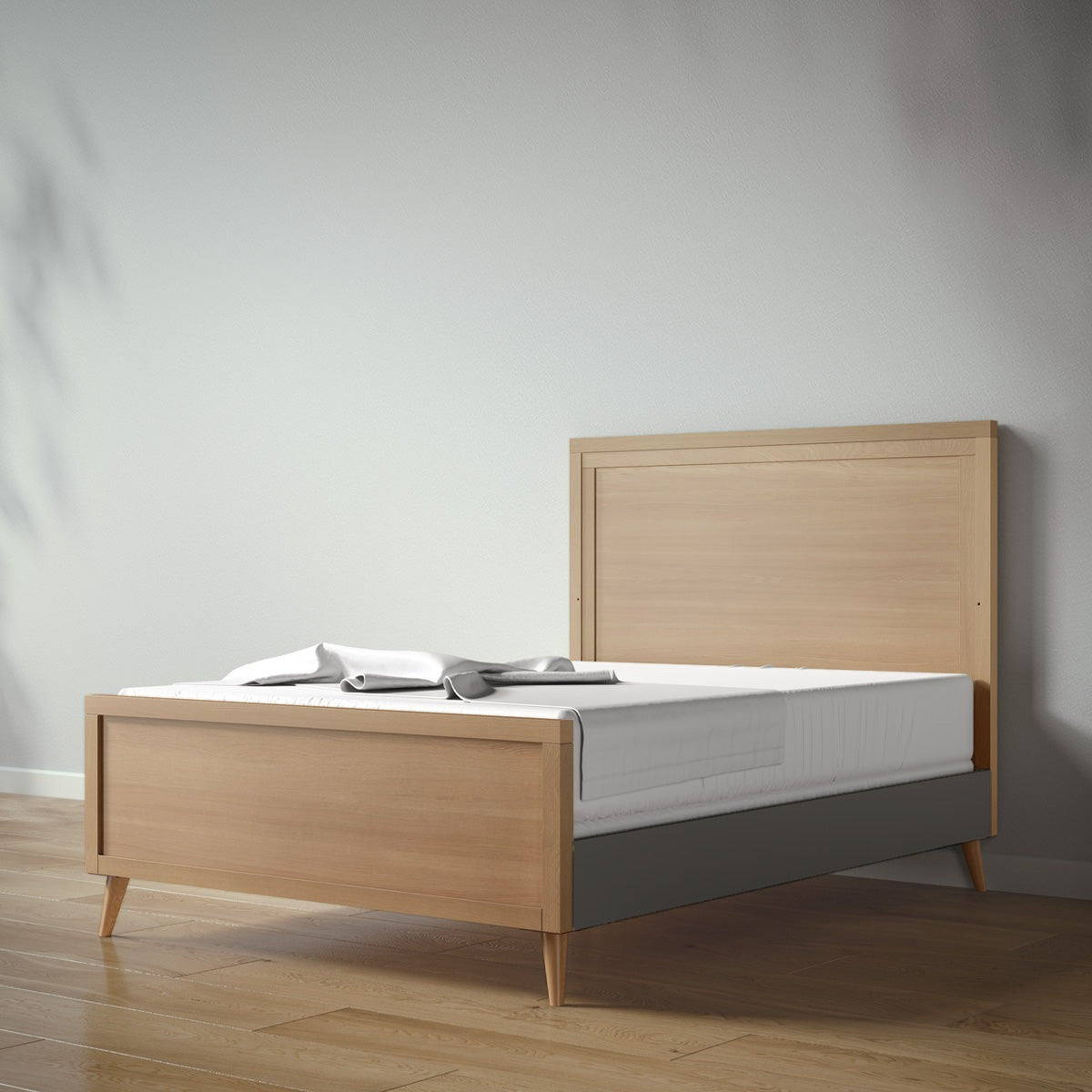 New York Full Bed in Sandstone / Peppercorn finish