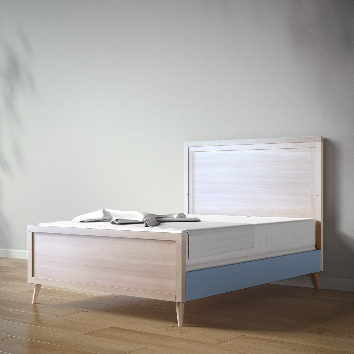New York Full Bed in Washed White / Navy finish