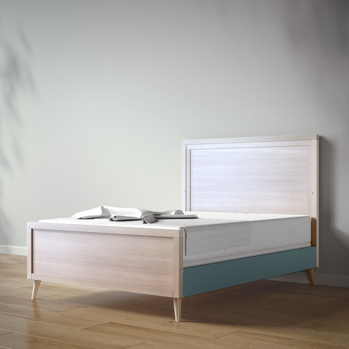 New York Full Bed in Washed White / Rosemary finish