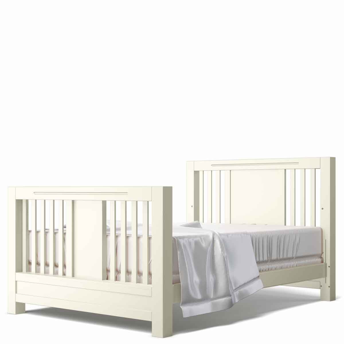 Cleopatra Convertible Crib / Solid Back