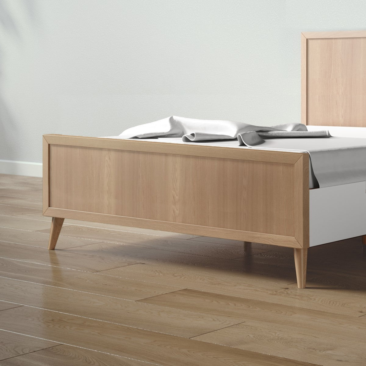 New York Low-Profile Footboard in Sandstone finish
