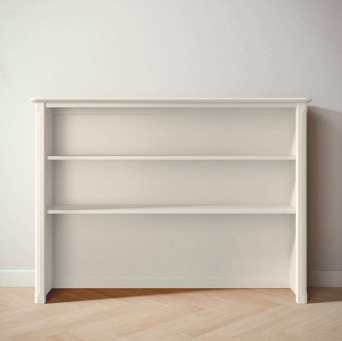 Antonio Hutch in Bianco Satinato finish
