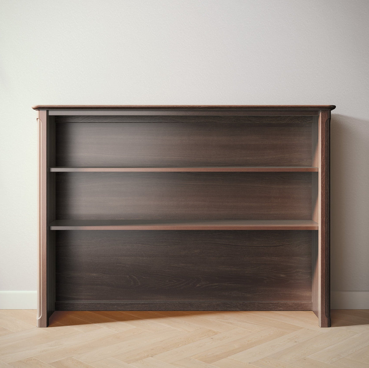 Antonio Hutch in Nocello finish