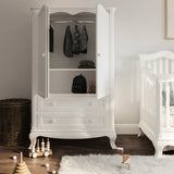 Armoire Non-Toxic Finish